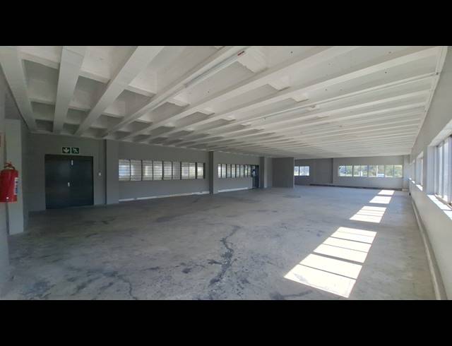 490M² SHOWROOM TO LET IN WYNBERG